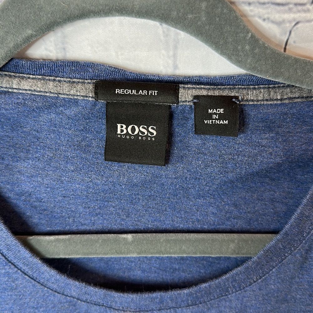 Men’s Hugo Boss Blue Tshirt Sz Xl — image 2 of 3